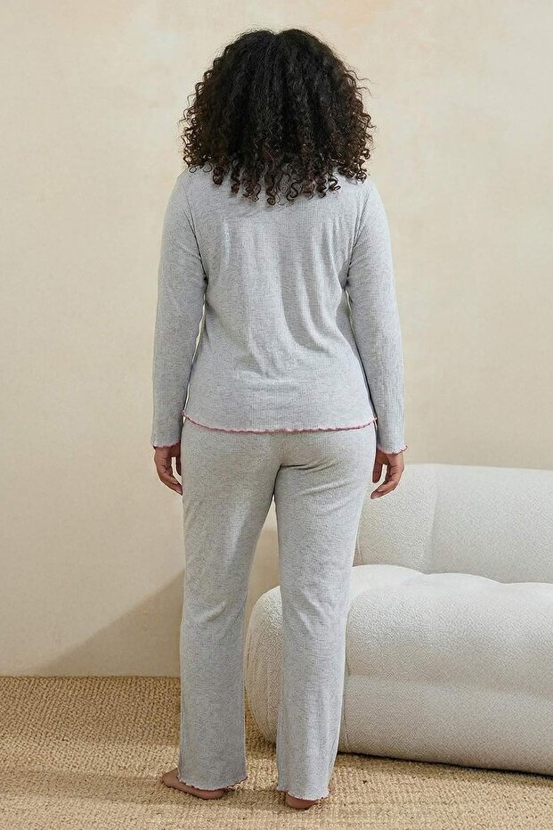 Gri Melanj Fitilli Kurdele/Fiyonk Nakışlı Örme Pijama Takımı TBBAW25AI00081 - 2