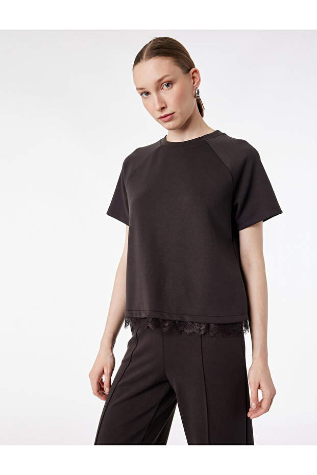 Modal Fabric Short Sleeve Crew Neck T-Shirt with Lace Detail