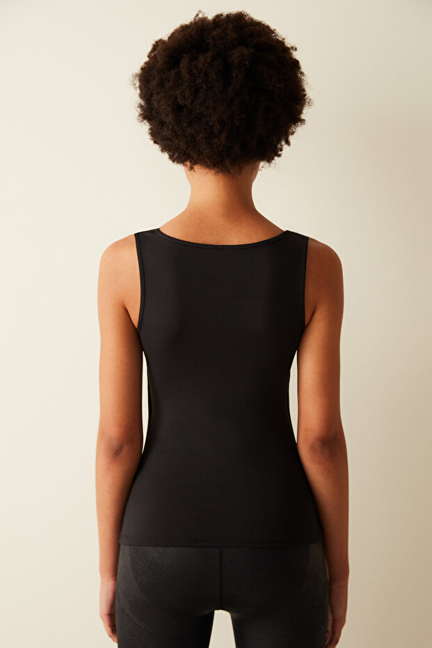 بلوزة سوداء برقبة على شكل حرف V - 5