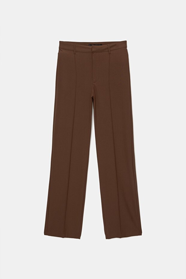 بنطلون قماش بتفاصيل خياطة - 8