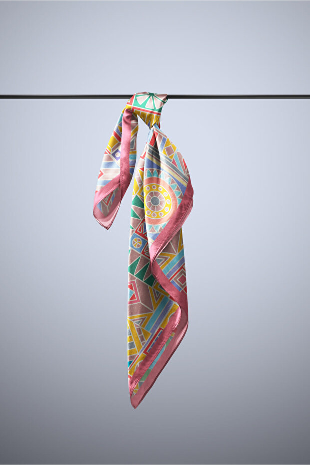 C3 باندانا منقوشة هندسية - 3