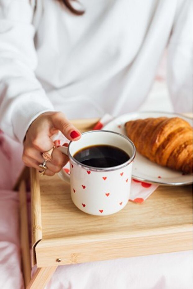 كوب من المينا بنمط قلب كيوبيد - 2