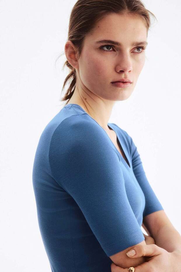 Scoop-neck pima cotton top