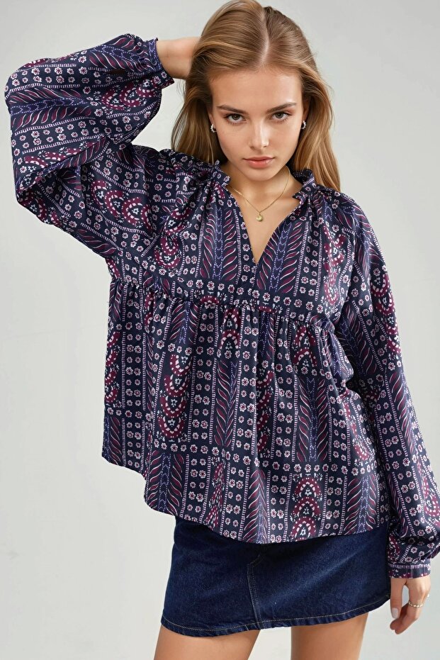 Patterned blouse with puff sleeves - 2