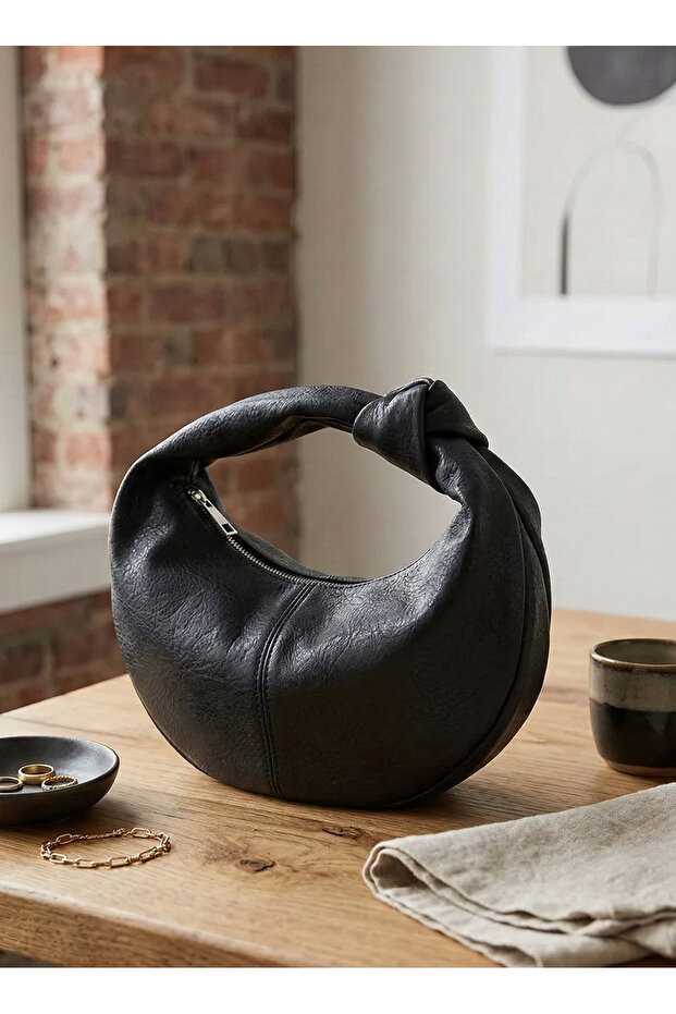 Women's Black Color Leather-Look Mini Jordi Clutch Bag