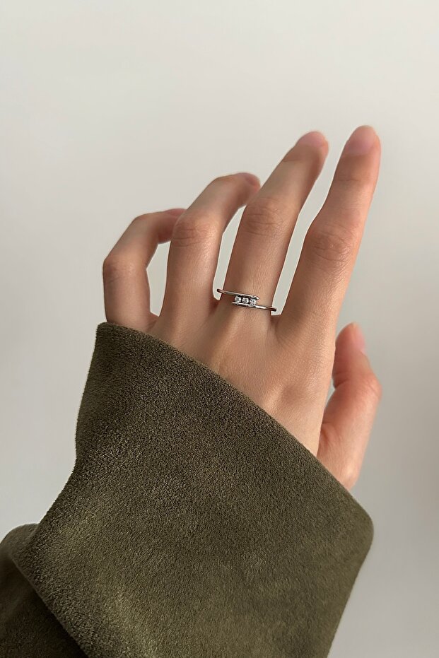 خاتم صغير قابل للتعديل بثلاثة أحجار على شكل إصبع صغير - 1