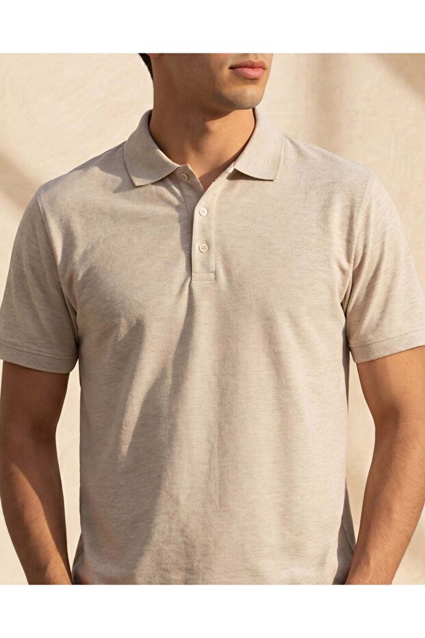 قميص بولو رجالي أساسي باللون البيج - 4