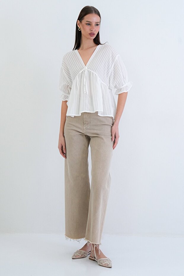 بلوزة مكشكشة على شكل حرف V - 3