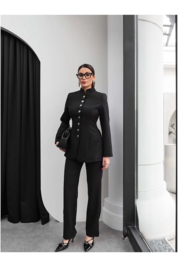 Hakim Collar Buttoned Suit