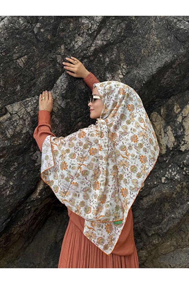 Yaz Seri̇nli̇ği̇ Shawl 70X190