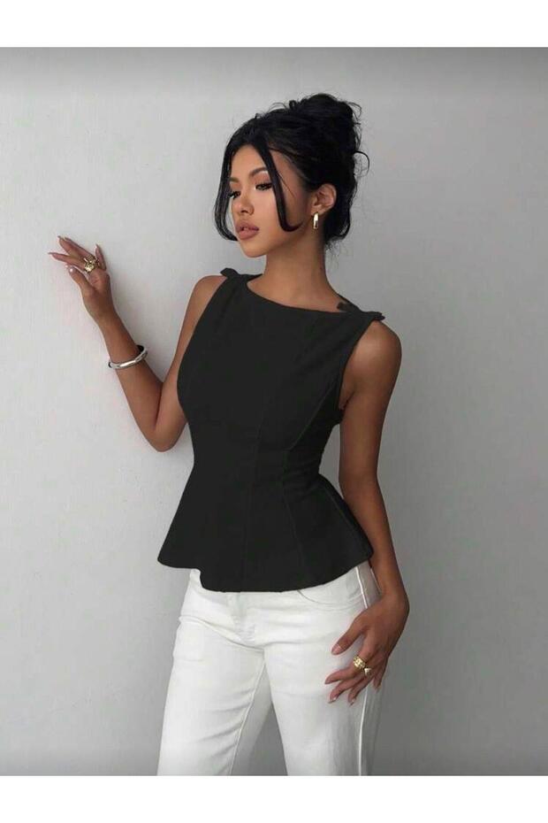 بلوزة مزينة بفيونكة سوداء - 3