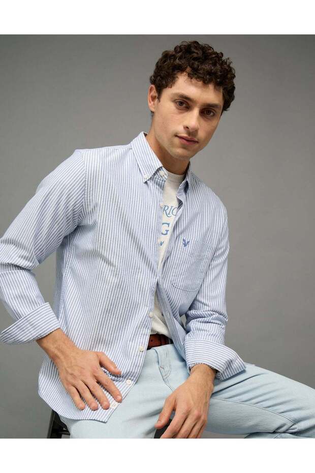 قميص AE Oxford بقصّة Slim Fit وبأزرار للاستخدام اليومي