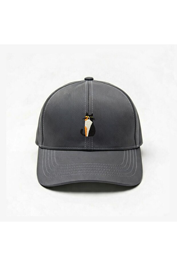 قبعة مطرزة بثلاثة ألوان على شكل قطة (كاليكو)