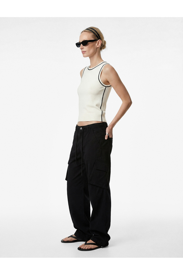 Contrast Detailed Crew Neck Sleeveless Knitwear Tank Top