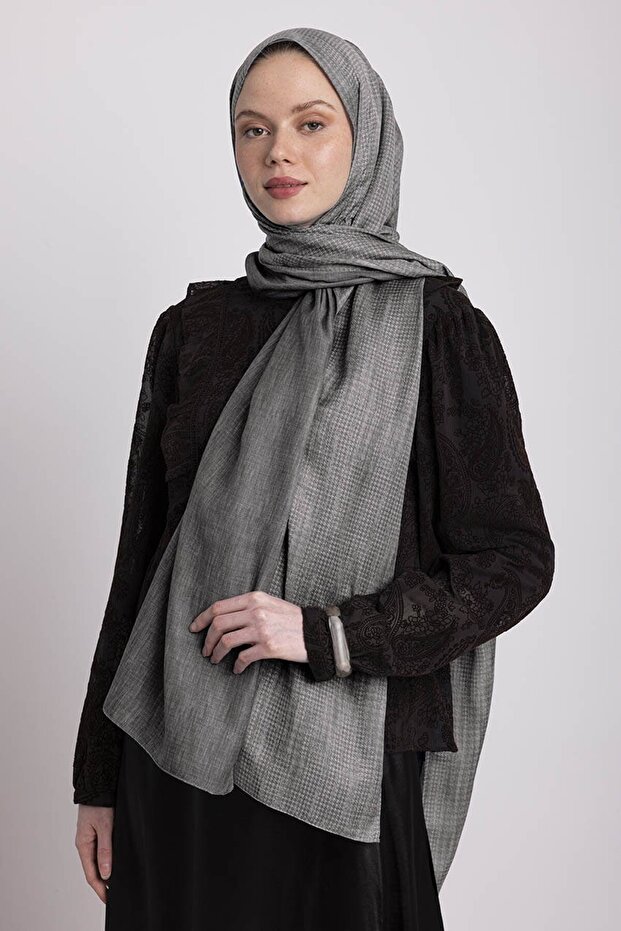 شال أورا مونوغرام منقوش على الوجهين - رمادي - 5