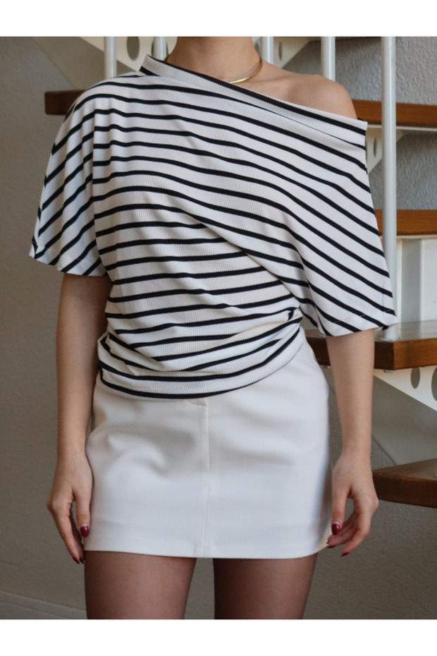 بلوزة مخططة بياقة كاياك - 4