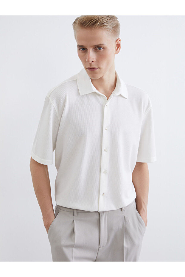Nevavm Regular Fit Men's Basic Shirt with a Difference