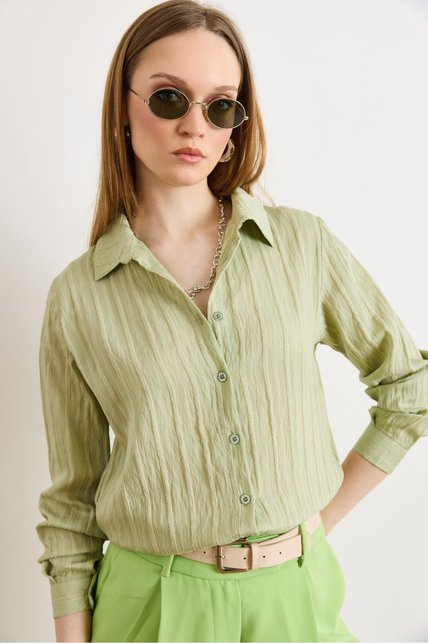 Women's Green Textured Contrast Striped Regular Fit Shirt Gml-19001405