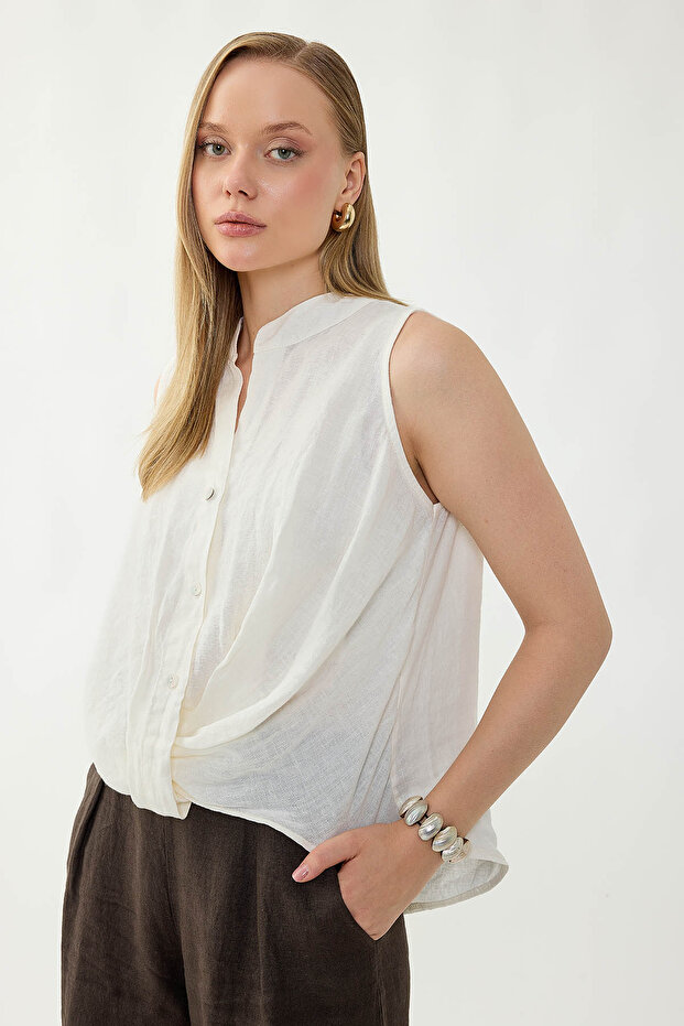 بلوزة من الكتان بنسبة 100% مع أزرار أمامية وربطة أمامية - 2