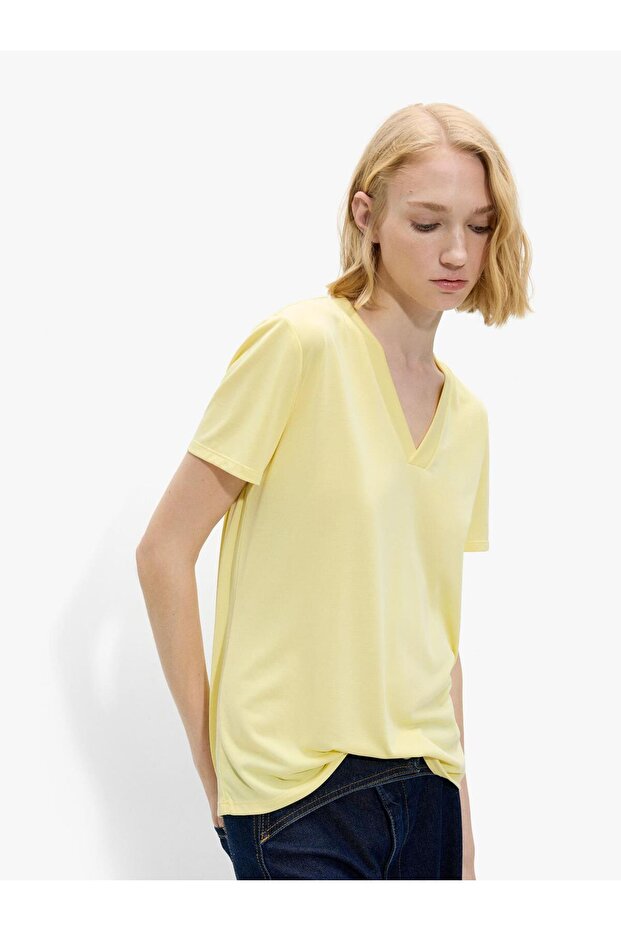 Kadın V-Yaka Basic T-shirt - 3