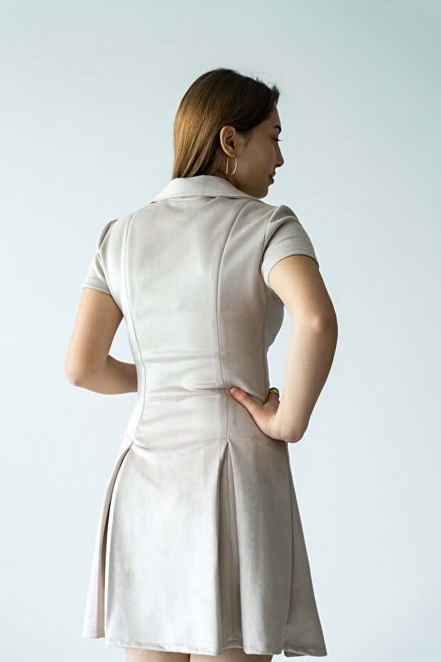 Fermuar Detaylı Bej Elbise - 5