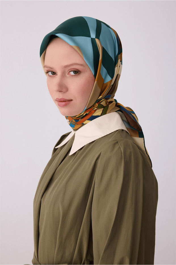 Tivil Pure Silk Scarf Ist 4300 - 03 Green Batik Pattern