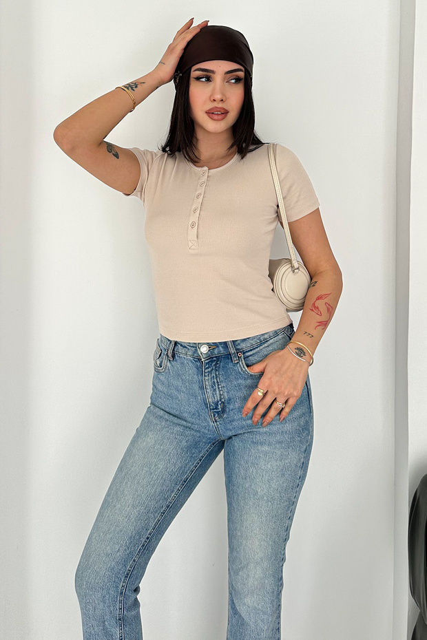 بلوزة ريبانا بأزرار أساسية - براون هينلي - 4