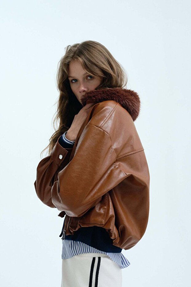 Fluffy-collared jacket