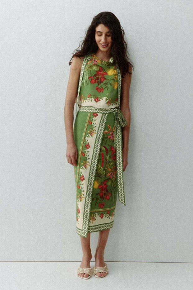 بلوزة بقصة قصيرة برباط - 2