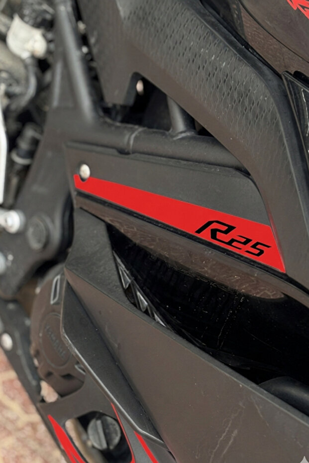 For Yamaha R25 Side Part for Side Part Sticker with R25 Written Detail (Compatible from 2019-2024)