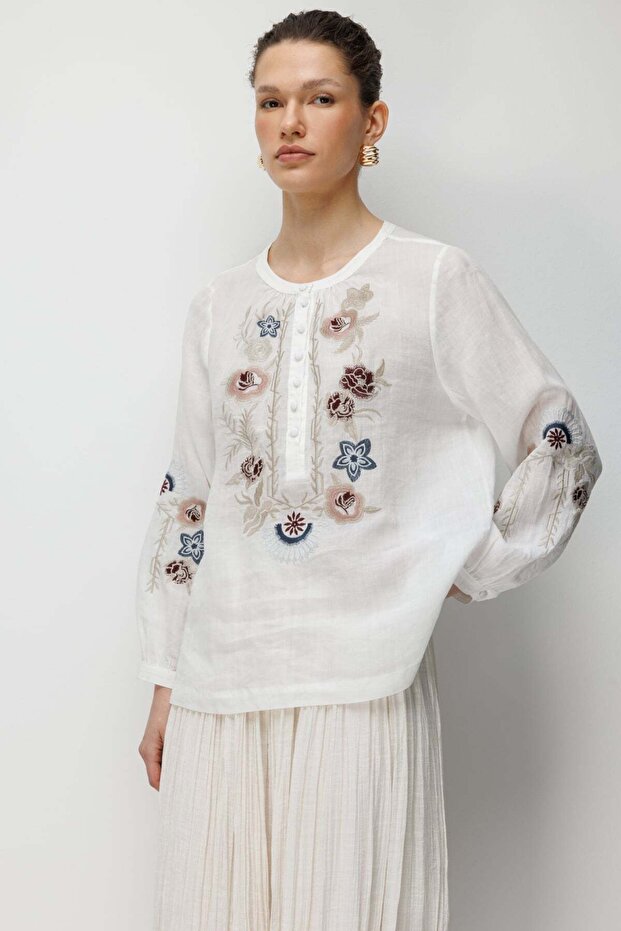 Çiçek İşlemeli Keten Bluz - 2