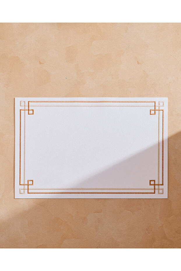 مفرش طاولة فردي مستطيلة الشكل مزينة بنقوش زهور متنوعة - 2