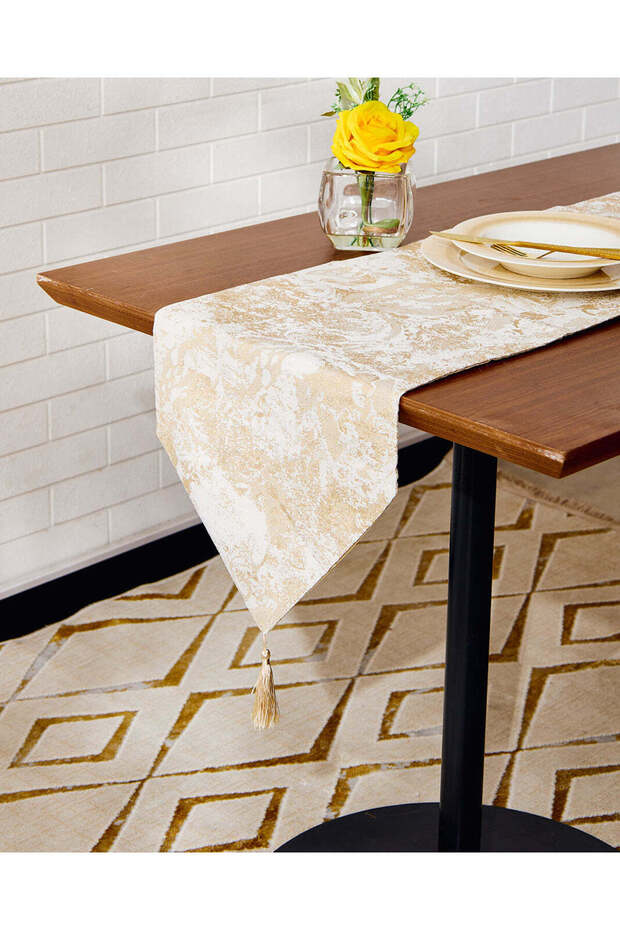 مفرش طاولة طويل بيج مطبوع - 1