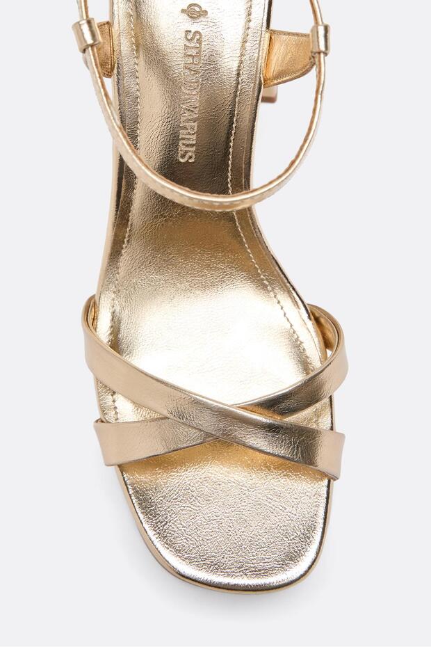 Geniş topuklu platform sandalet - 4