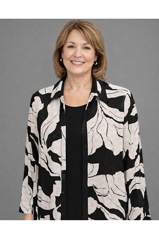 طقم جاكيت نسائي مكون من قطعتين - 1