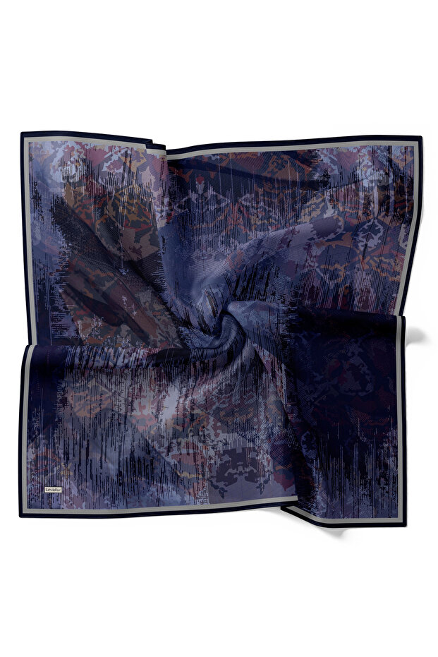 وشاح رويال بنمط الباتيك باللون الأزرق الداكن - 2