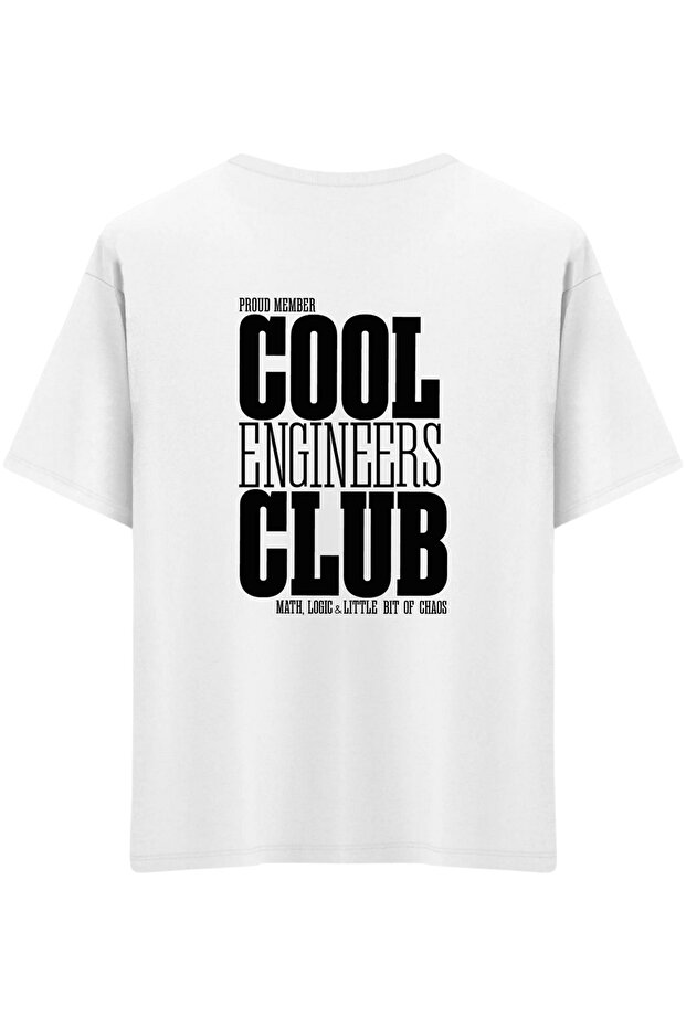 تي شيرت Cool Engineers Club مطبوع ذو رقبة دائرية كبيرة الحجم