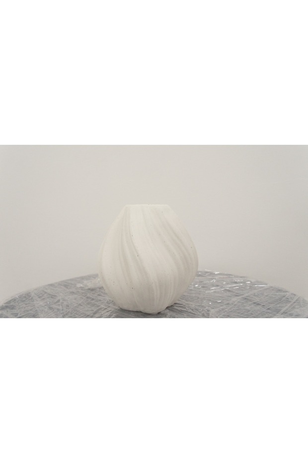ELEGANT SWIRL DESIGNED WHITE CERAMIC VASE