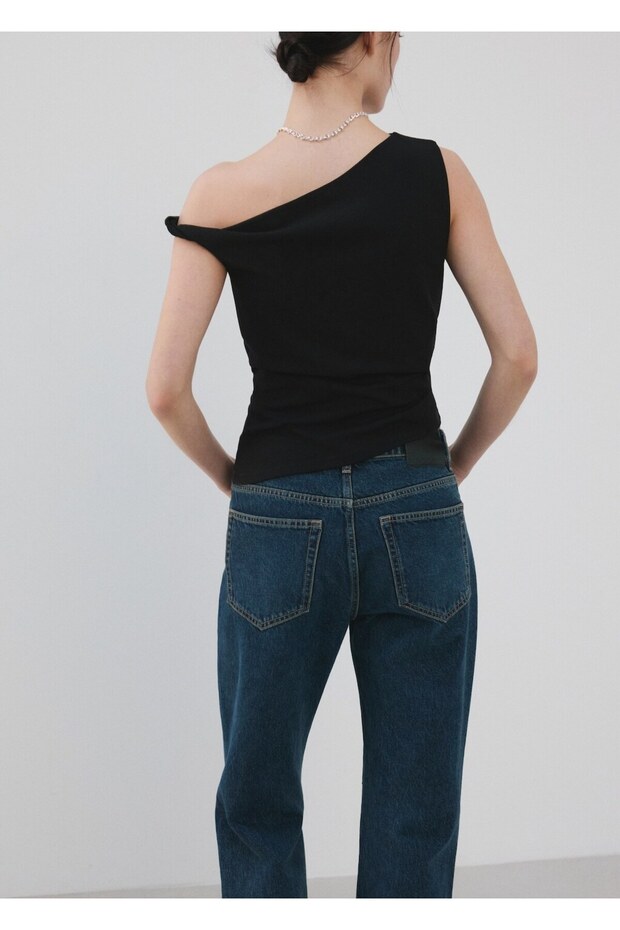 Vücuda oturan asimetrik bluz - 4