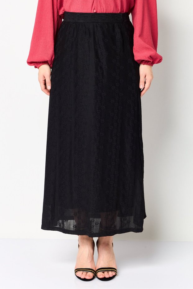 Women Textured Maxi Skirt, Black