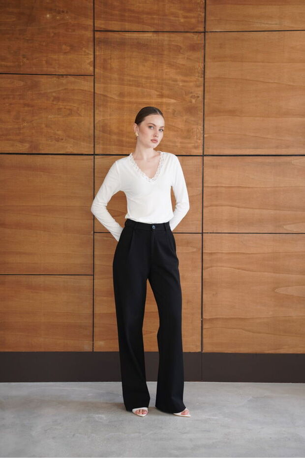 Блуза с дантелена яка - 4