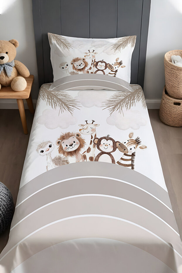 Safari Friends Patterned Bedspread and Pillowcase
