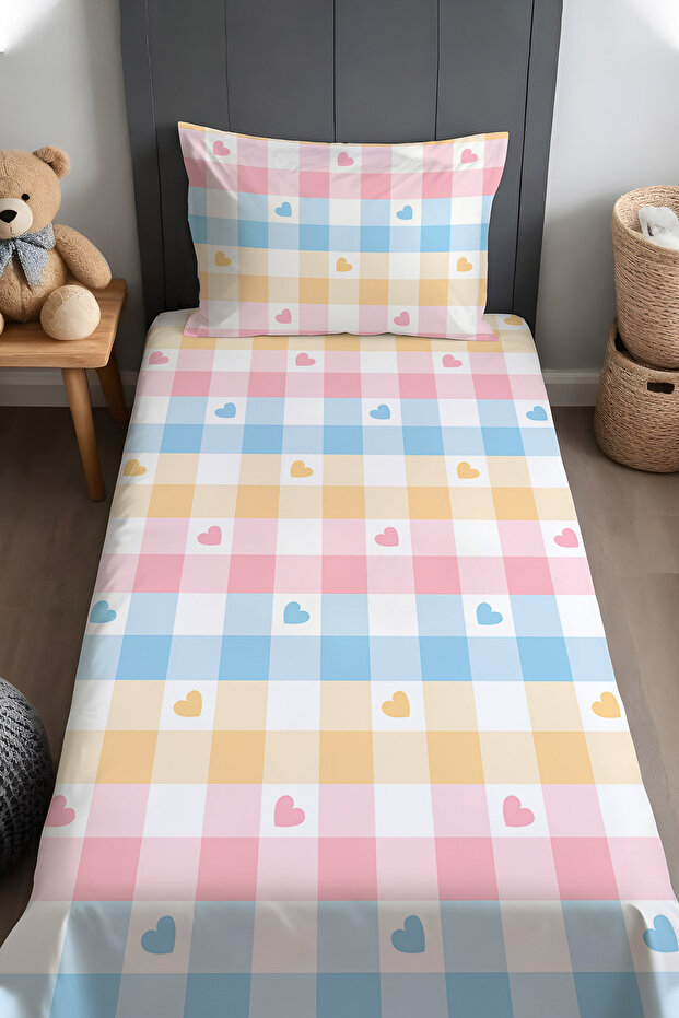 Colorful Hearts Patterned Bedspread and Pillowcase