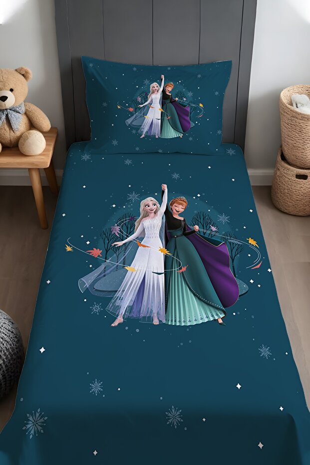 Magic Sisters Patterned Bedspread and Pillowcase - 1