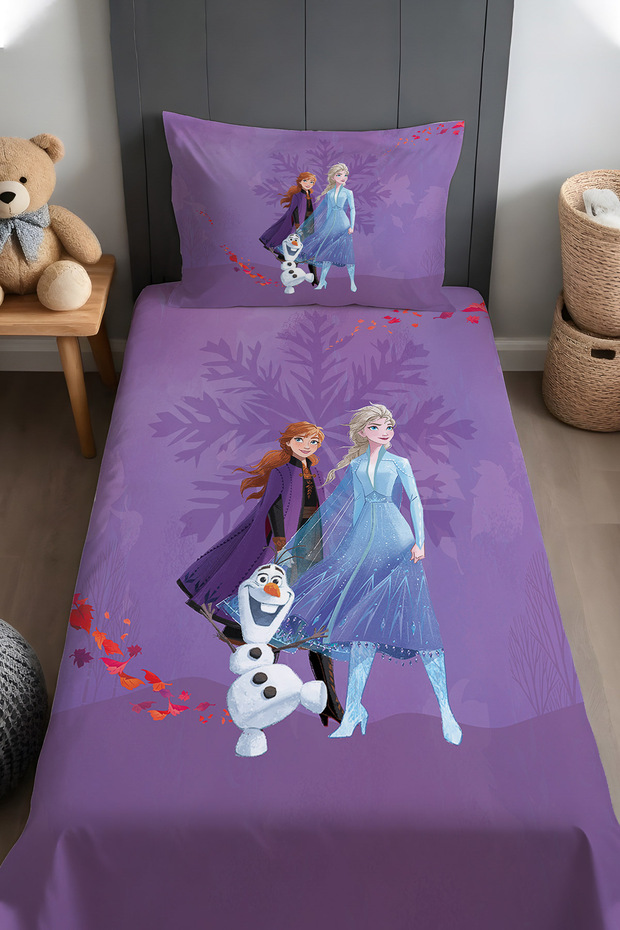 Snow Storm Team Patterned Bedspread and Pillowcase