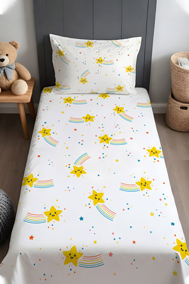 Cheerful Stars Patterned Bedspread and Pillowcase
