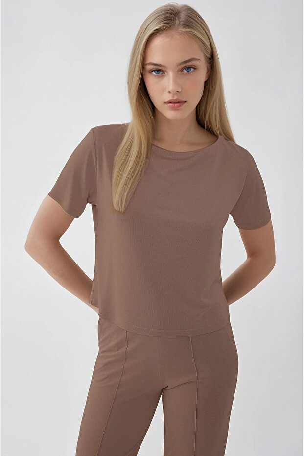 بلوزة مريحة بأكمام قصيرة - 2