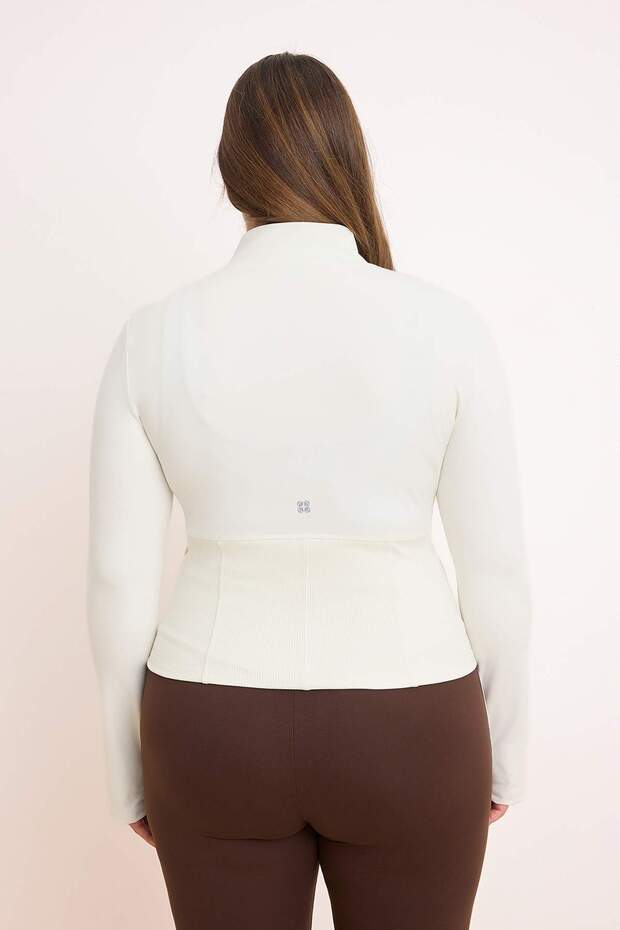 Ekru Fırçalı Soft Kumaş Baş Parmak Delikli Örme Büyük Beden Spor Ceket/Sweatshirt TBBSS26AG00009 - 4
