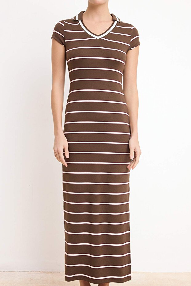 Kahverengi Çizgili Bodycon V Yaka Ay Kol Kısa Kollu Maxi Yumuşak Örme Elbise TWOSS26EL00257 - 4