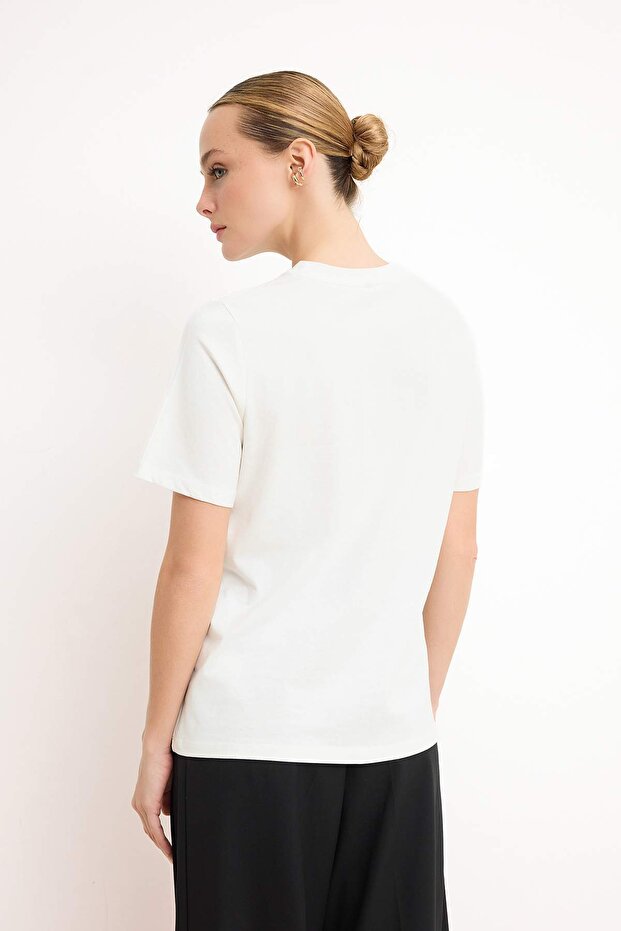 Ekru Slogan Regular/Normal Kalıp Kısa Kollu Tok %100 Pamuk Örme T-Shirt TWOSS26TS00082 - 4